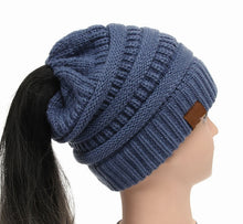 Load image into Gallery viewer, Ponytail Women&#39;s Knitted Beanie ll 25 Colors