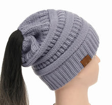 Load image into Gallery viewer, Ponytail Women&#39;s Knitted Beanie ll 25 Colors
